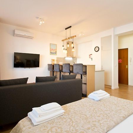 Casa Roberto - Studio Apartment, Lift, Ac, Car Parking - Extra Porto Zewnętrze zdjęcie